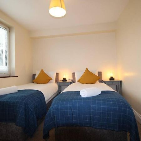 Large 3 Bed, Galway City Centre Apartamento Exterior foto