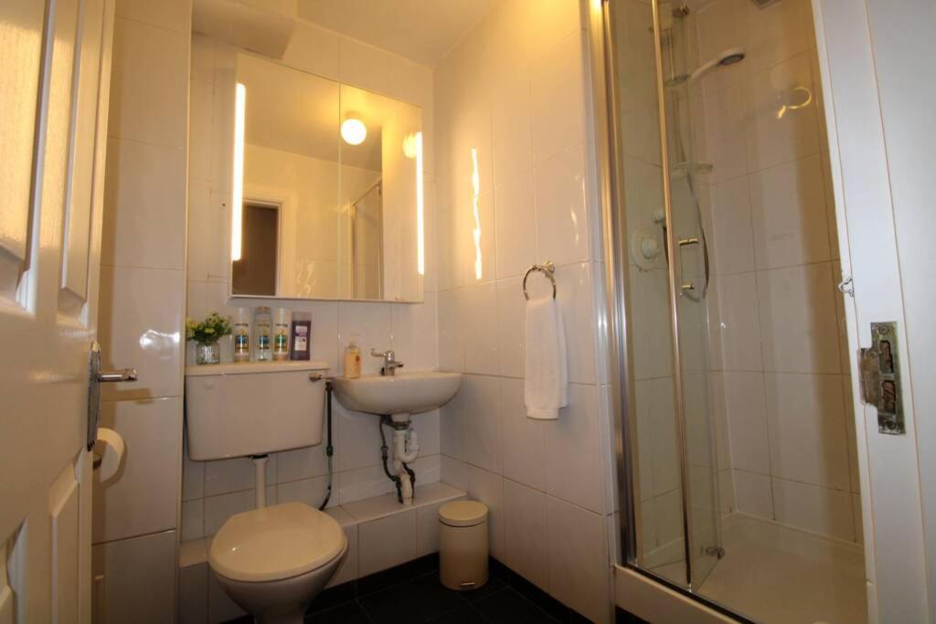 Large 3 Bed, Galway City Centre Apartamento Exterior foto